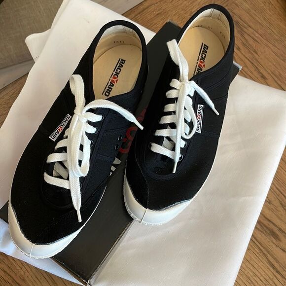 BACKYARD FOOTWEAR BLACK AND WHITE SNEAKERS.  NEW IN BOX - Picture 1 of 8